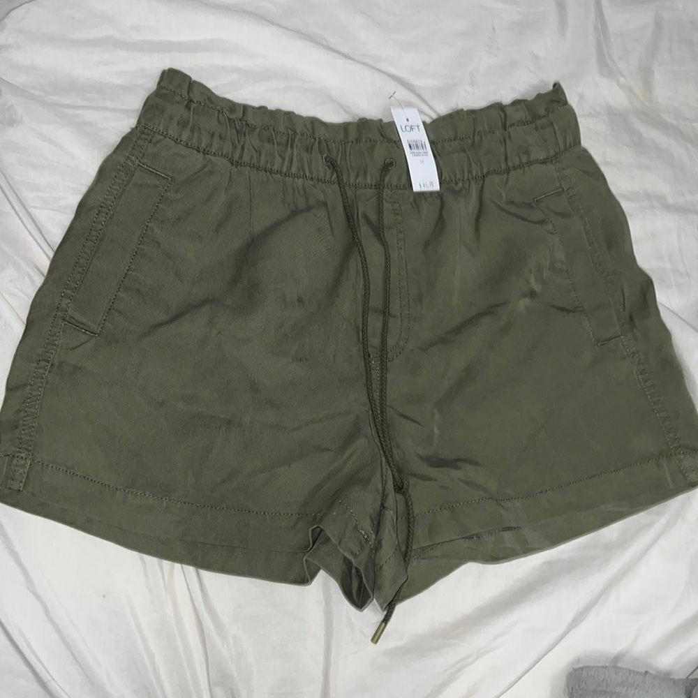NWT LOFT army green shorts